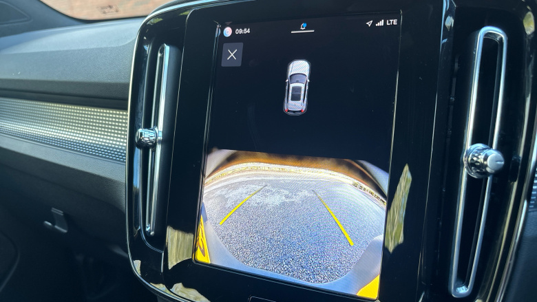 Volvo XC40 2.0 B4P Plus Dark 5dr Auto Petrol Estate